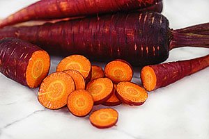 Багатобарвна історія моркви