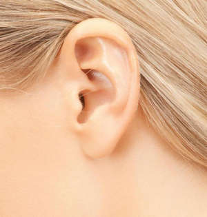 Як лікувати захворювання вух за допомогою камфорного масла