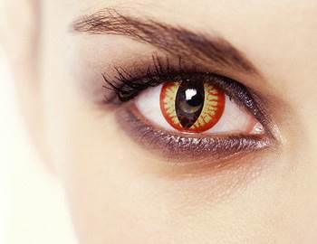 Хеллоуїн: косметичні контактні лінзи небезпечні