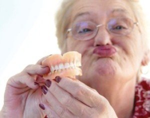 Протезування зубів металокерамікою