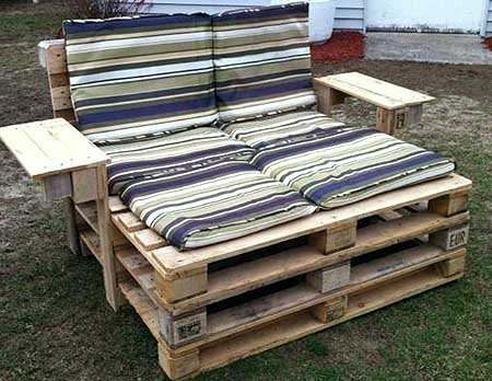 Меблі для дачі з деревяних піддонів