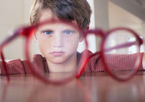 Астигматизм очей: симптоми захворювання, способи лікування і профілактики
