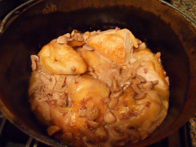 Курячі грудки з грибами, сметаною і портвейном за мотивами рецепта від Джулії Чайлд