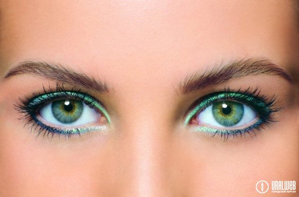 Макіяж для сіро зелених очей – покрокова інструкція