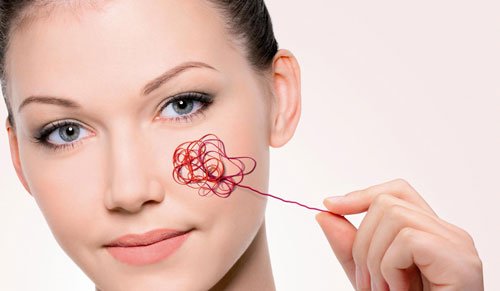 Види косметики від куперозу на обличчі й інші способи догляду