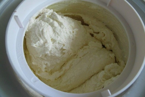 Вершкове морозиво: як приготувати літній десерт в домашніх умовах