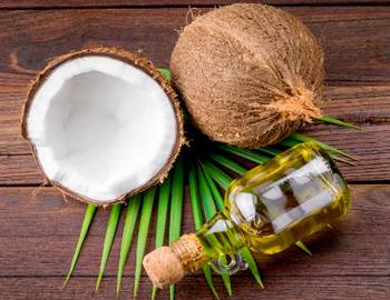 Вживання кокосового масла може поліпшити грудне молоко