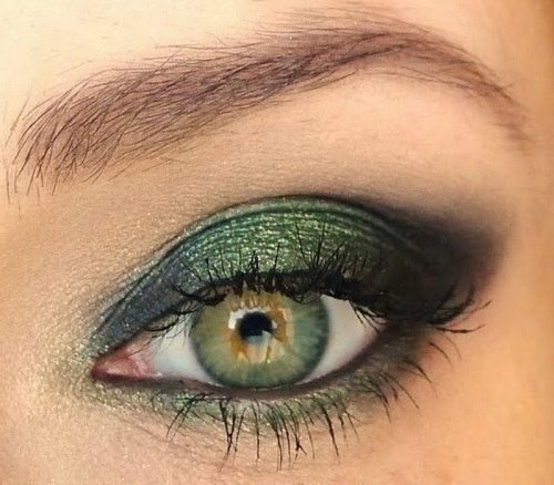 Які тіні вибрати для зелених очей