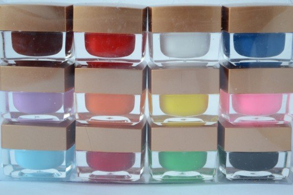 7 кращих кольорових гелів для нарощування нігтів з описом, цінами та фото