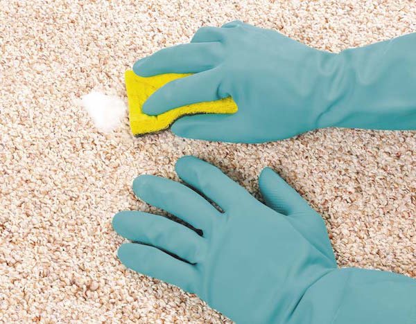 Як почистити килим в домашніх умовах доступними засобами