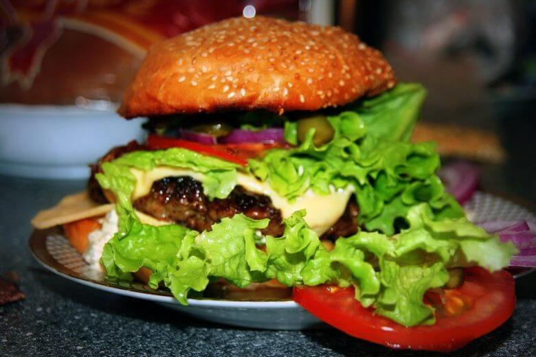 Макдоналд не по зубах — рецепт справжнього гамбургера з яловичиною
