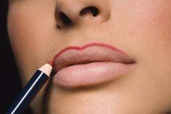 Як зробити макіяж губ