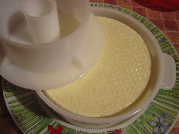 Приготування твердого сиру в домашніх умовах