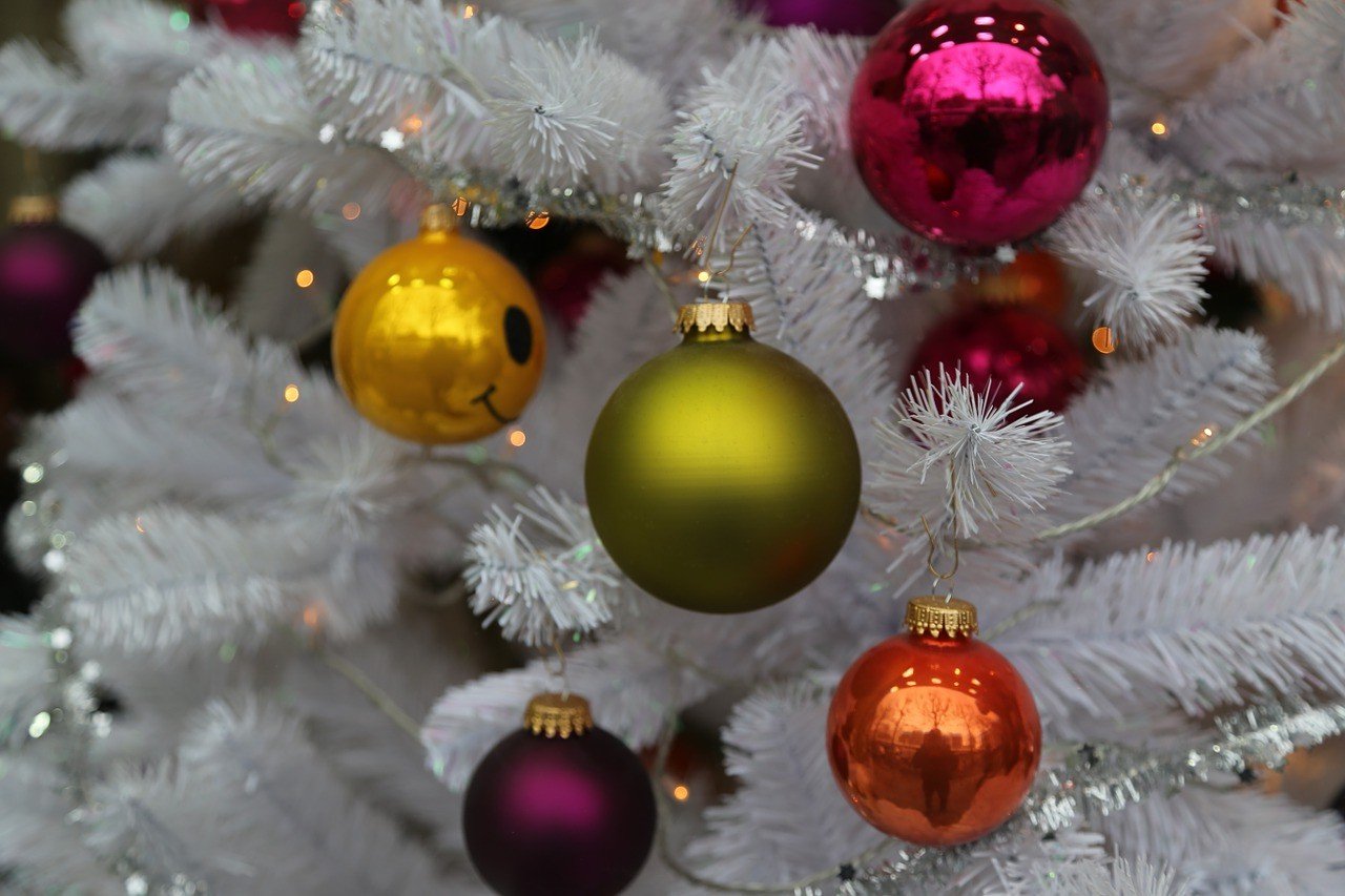 Як нарядити ялинку до Нового року і Різдва? 5 простих прийомів, фото