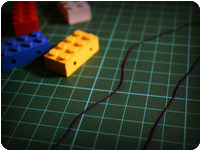 Як зробити браслет з деталей Лего