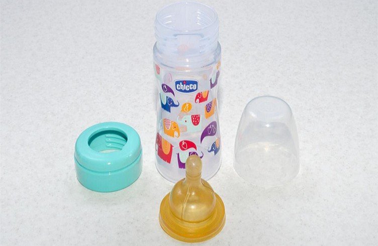 Як краще мити дитячі пляшечки і пустушки в домашніх умовах? Чи можна мити дитячі пляшечки в посудомийній машині?