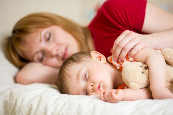 Спільний сон з дитиною — користь чи шкода?