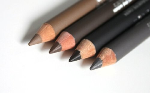 Як правильно фарбувати брови олівцем