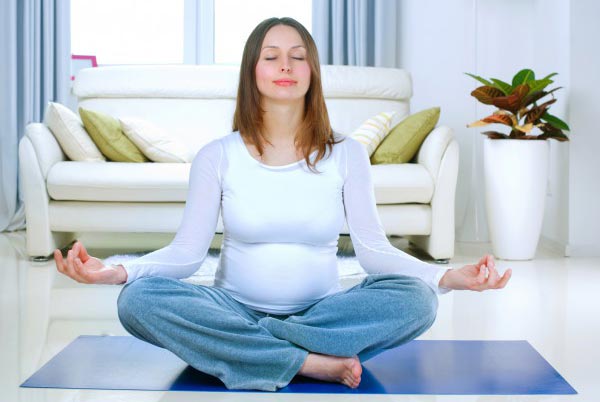 Як допомагає йога під час вагітності