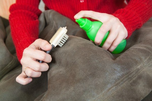Безвідмовні способи як почистити шкіряну куртку в домашніх умовах