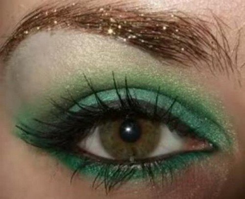 Як зробити макіяж з зеленими тінями?