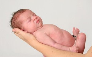 Чому пульсує джерельце у немовляти і чим це може бути небезпечно