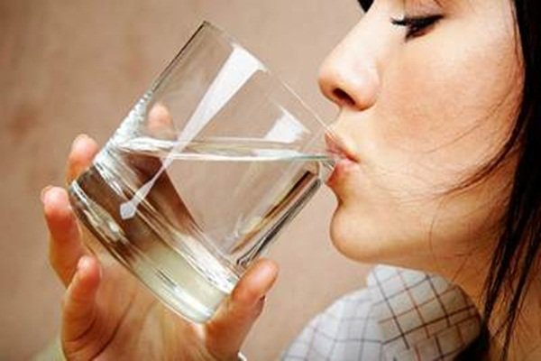 Вода при вагітності: питний режим — рекомендовані якість і кількість