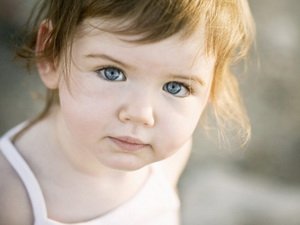 У дитини під очима синці: можливі причини, догляд, методи лікування