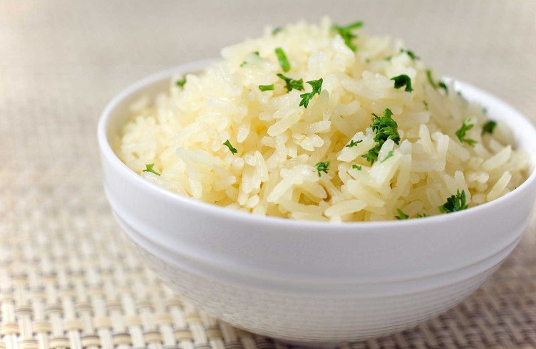 Як приготувати смачний розсипчастий рис на гарнір?