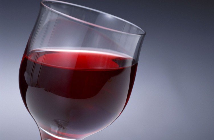 Користь і шкода червоного сухого вина для здоровя