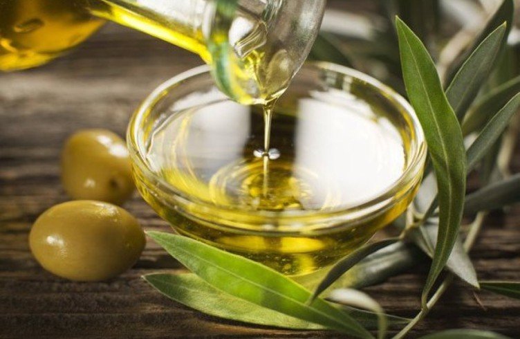 Як вибрати оливкове масло правильно для смаження і салатів