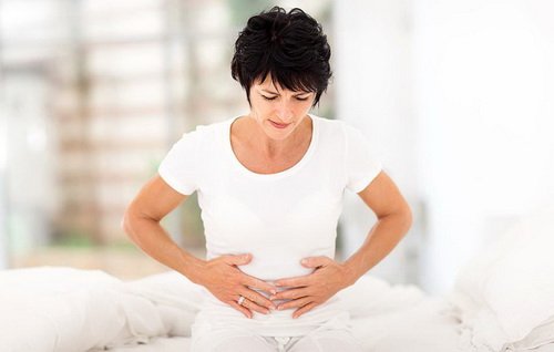 Запор після пологів при грудному вигодовуванні: що робити і як лікувати в домашніх умовах