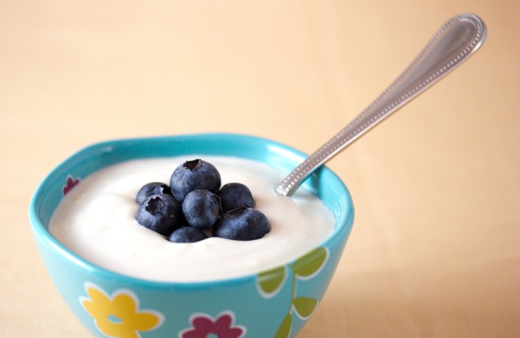 Користь йогурту для здоровя. Домашній йогурт в йогуртниці. Користь і шкода «готових» йогуртів