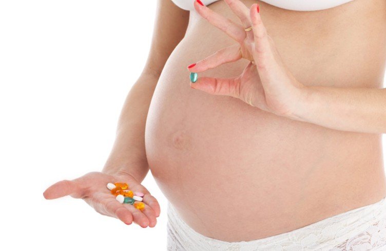 Які вітаміни пити при плануванні вагітності жінці і чоловікові?