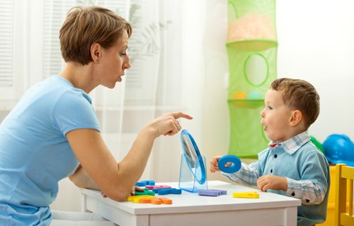 Затримка мовленнєвого розвитку у дітей: симптоми і лікування