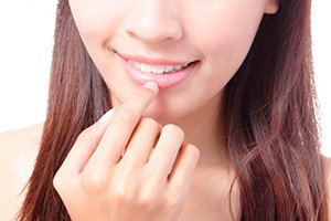 Догляд за губами — що робити, якщо губи потріскалися