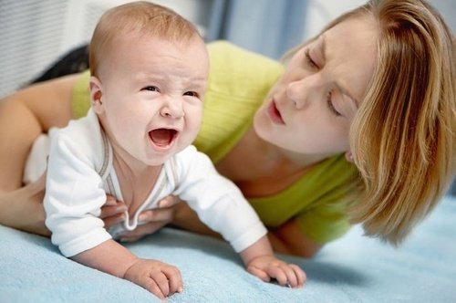 Тремор у немовлят: голови, підборіддя, губ і рук