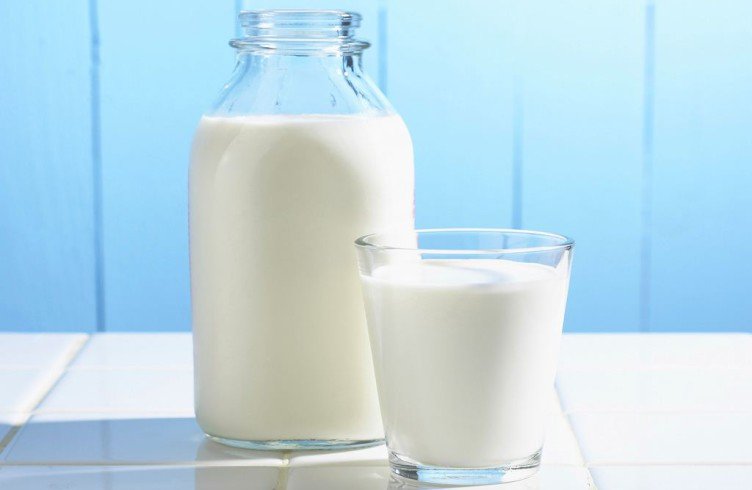 Кисле молоко і кефір в чому різниця
