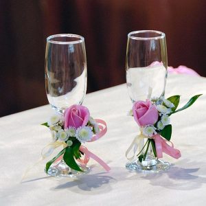 Оригінальні і неповторні весільні келихи. Як зробити їх своїми руками