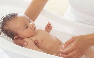 Загартовування новонароджених в перший місяць