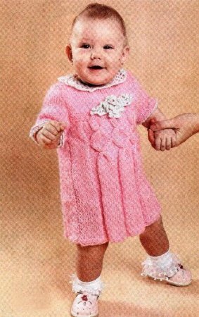 Рожеве плаття з буфами на 1 рік. Вязання для дітей.