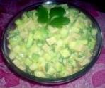 Рецепт салату з авокадо, яблуками і куркою