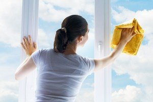 Чим і як мити пластикові вікна – докладна інструкція