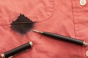 Як відіпрати ручку – швидкі способи прибрати сліди від чорнила