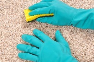 Як почистити ковролін в домашніх умовах – кращі варіанти