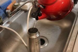 Як почистити термос від чайного нальоту, запаху і накипу?