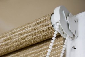 Як прати рулонні штори, щоб не пошкодити тканину?