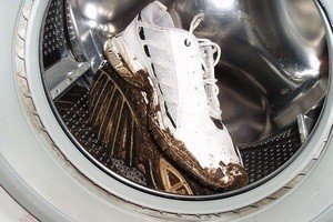 Як прати кросівки – поради любителям цього взуття