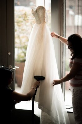 Гладимо весільну сукню – рекомендації для бездоганного образу нареченої