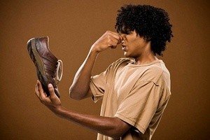 Як усунути запах із взуття – кращі варіанти